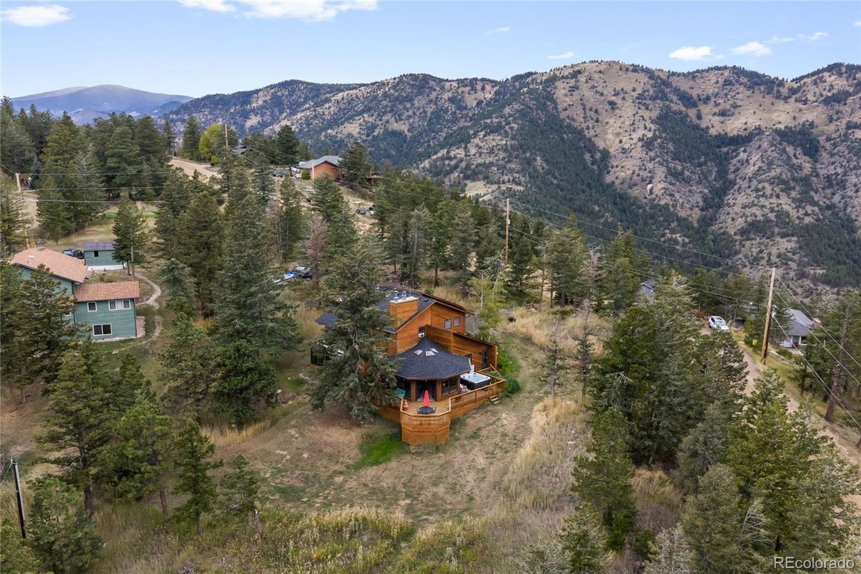 Exterior, Drone
