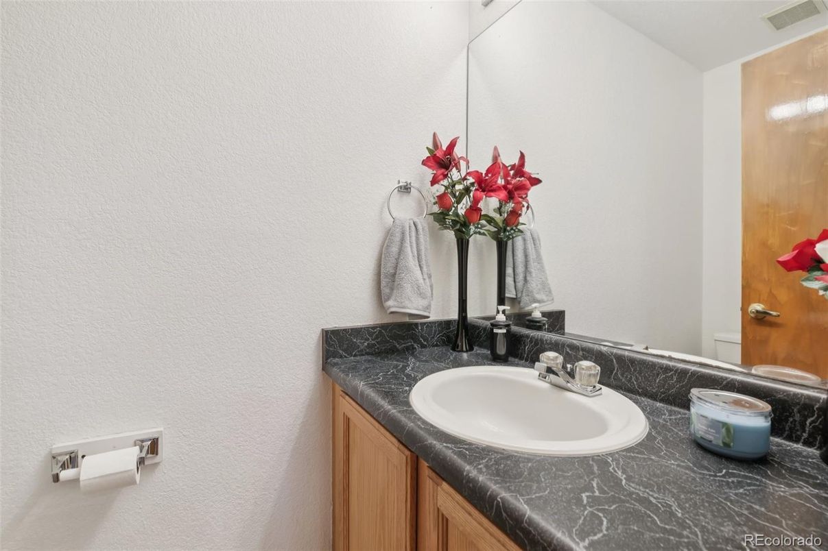 Bathroom, Interior, Tile Countertops