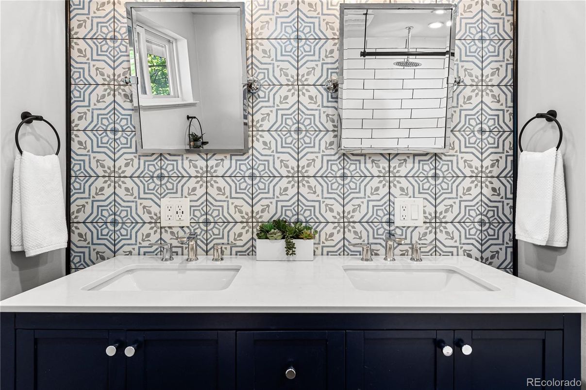 Bathroom, Dual Sink Vanities, Interior