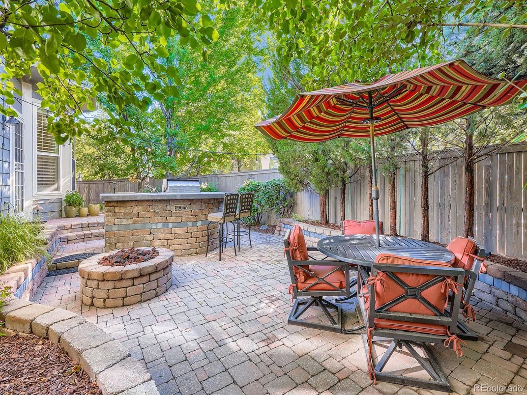 Exterior, Outdoor Kitchen