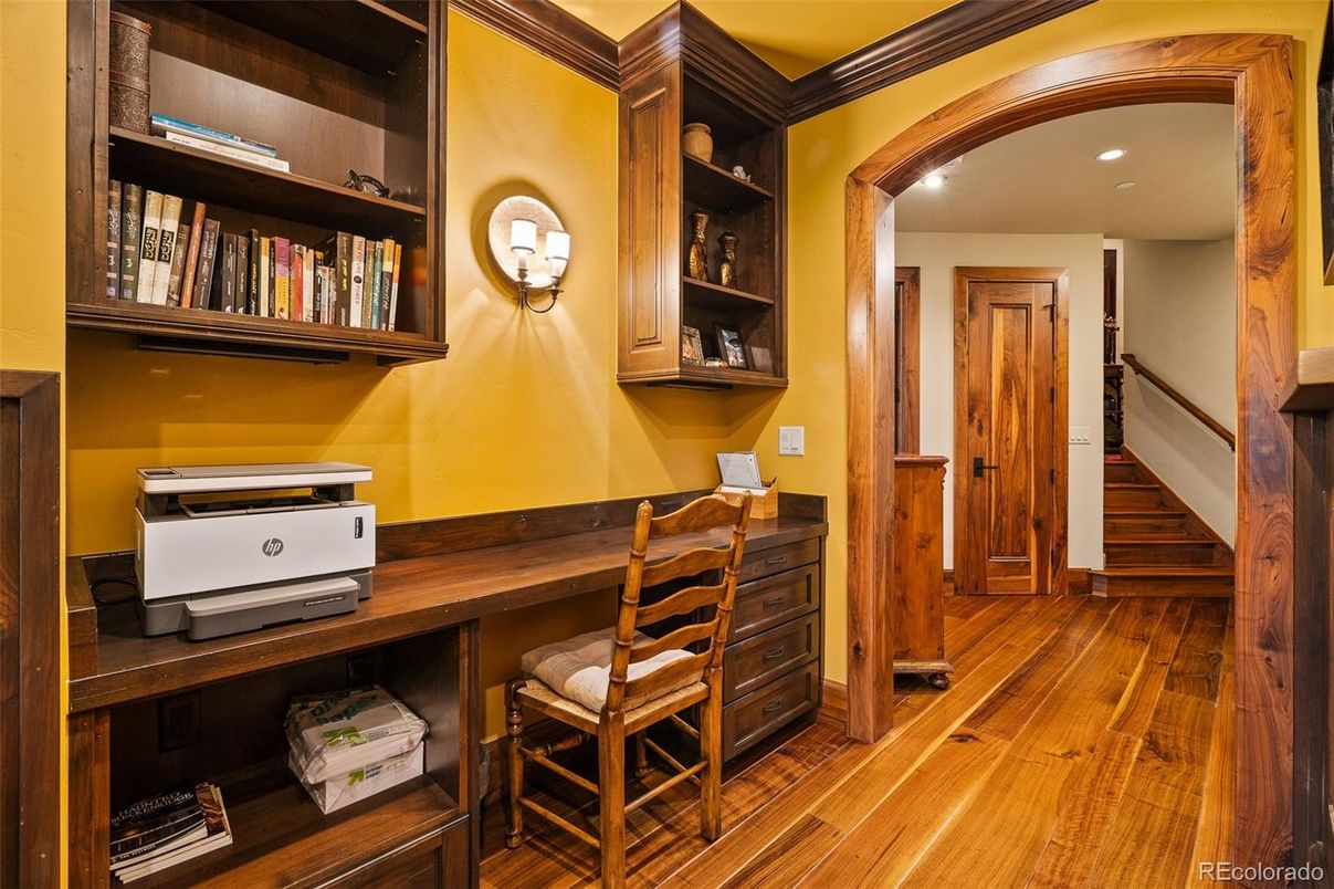 Home Office, Interior, Recessed Lighting, Wood Texture Flooring