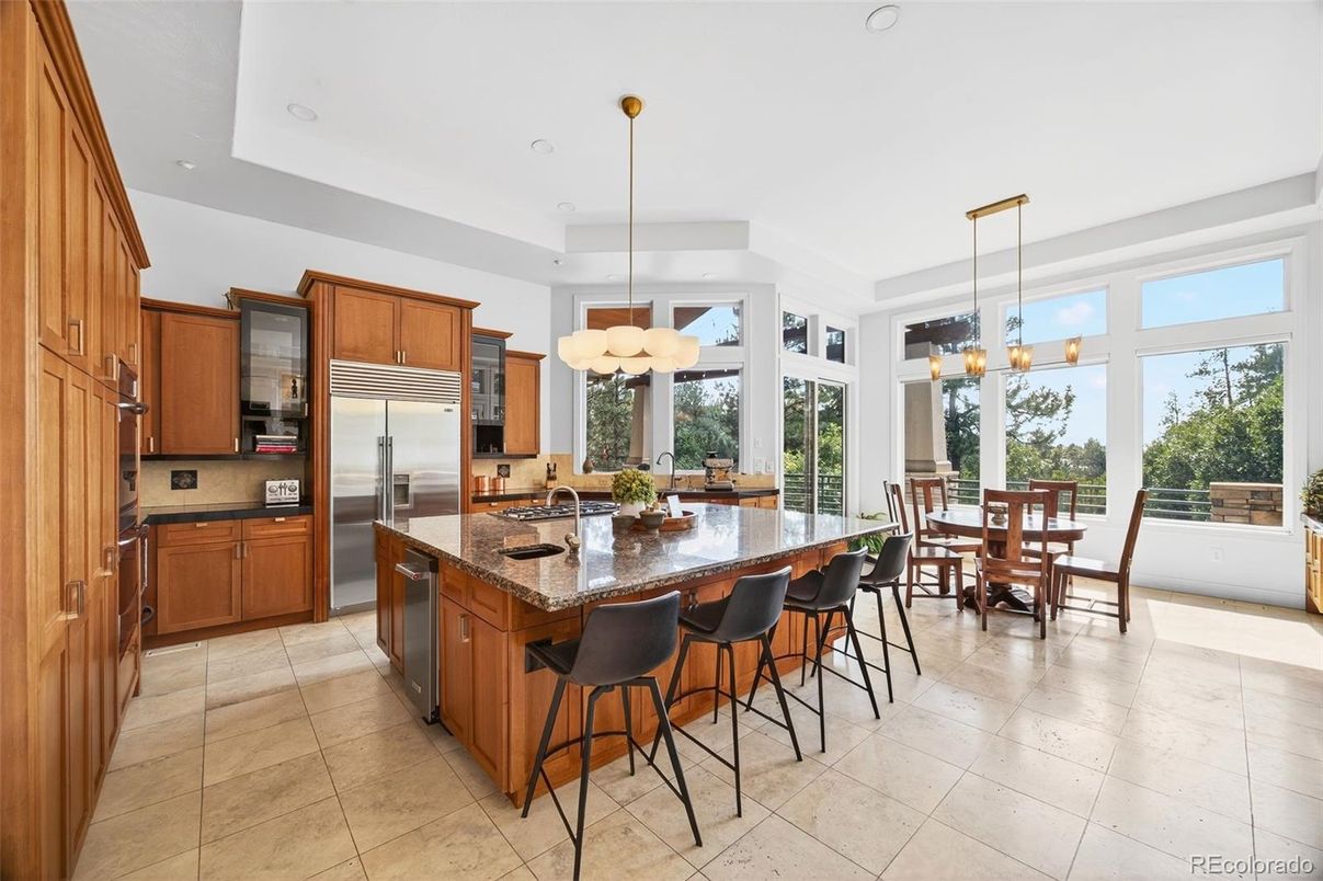 Chandelier, Dining room, Interior, Kitchen, Pendant Lights, Recessed Lighting, Stainless Steel Appliances