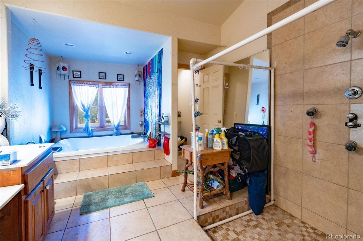 Bathroom, Interior, Recessed Lighting