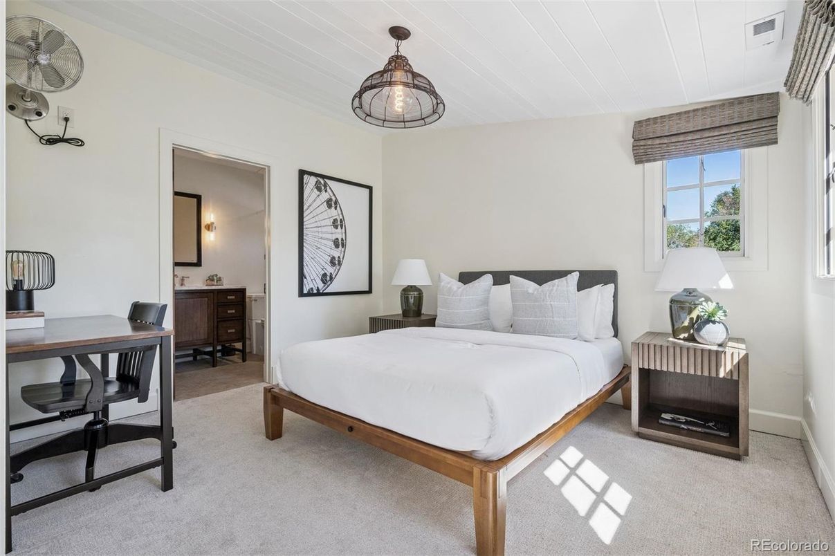 Bedroom, Interior, Pendant Lights