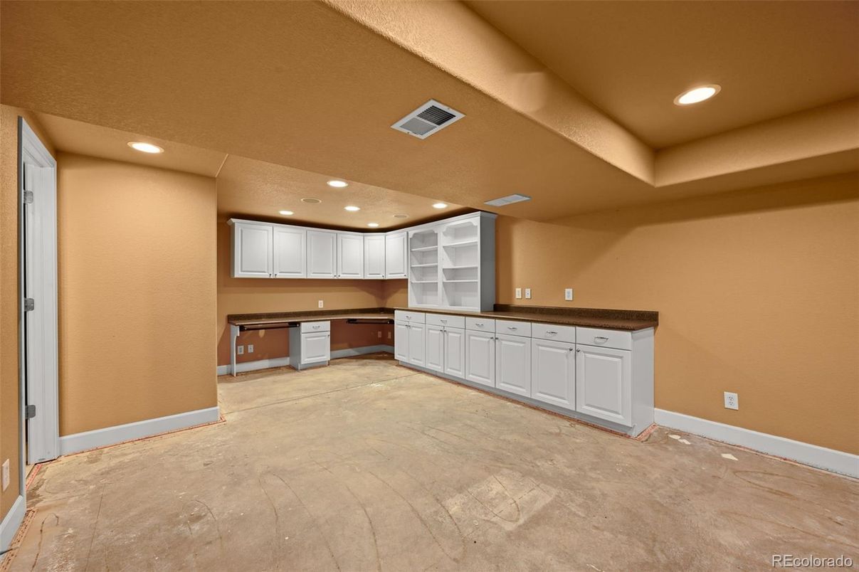 Empty room, Interior, Kitchen, Recessed Lighting