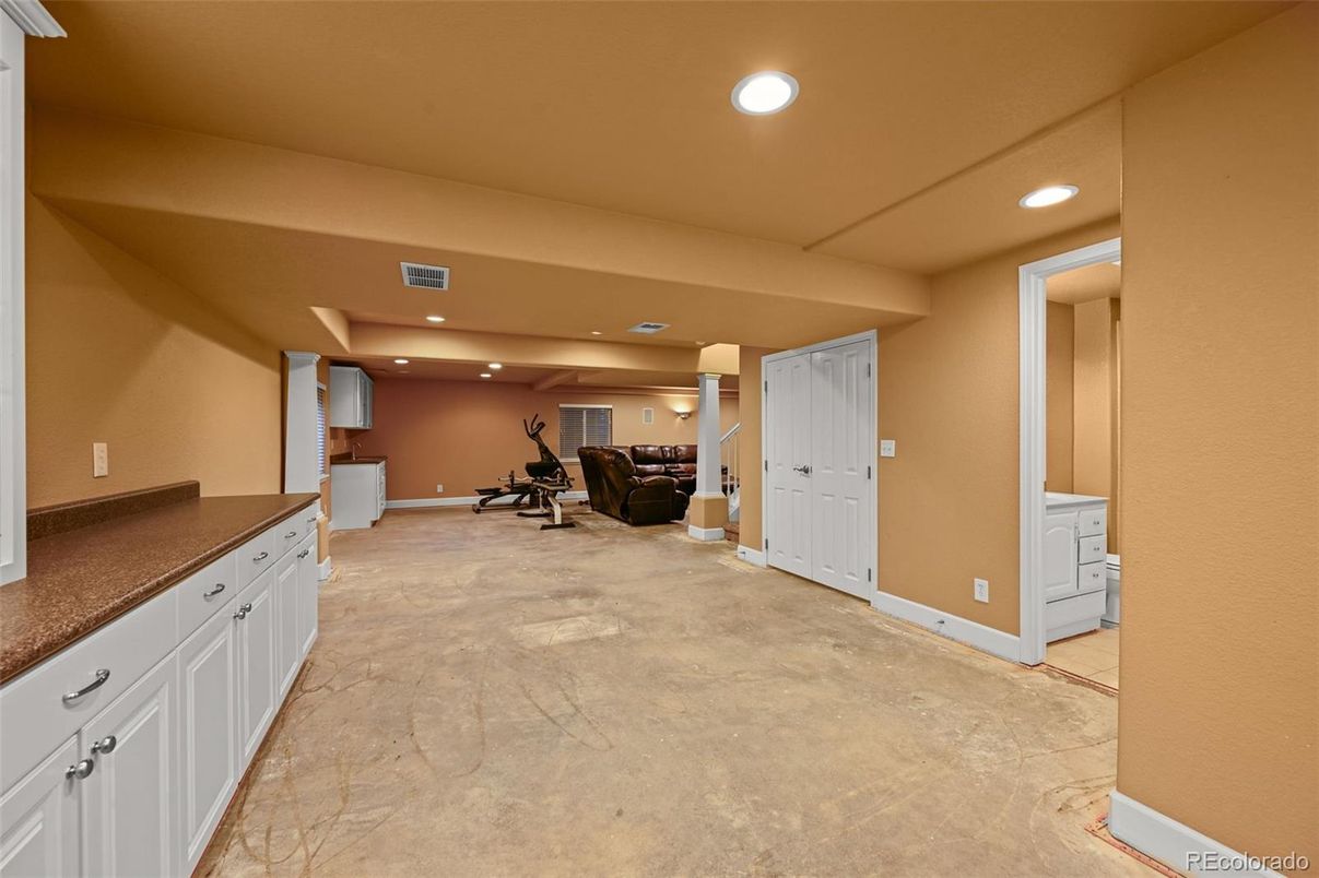 Fitness Equipment, Interior, Recessed Lighting