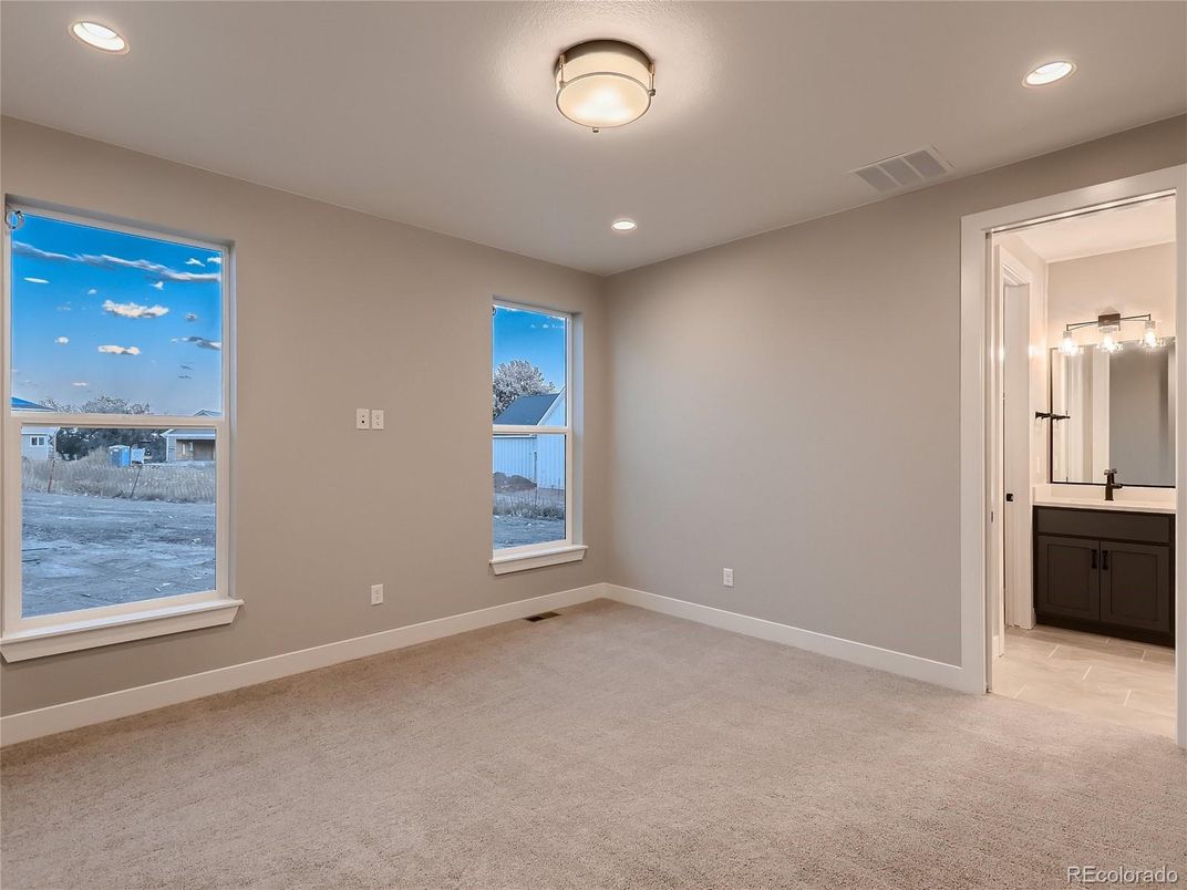 Bathroom, Empty room, Interior, Recessed Lighting