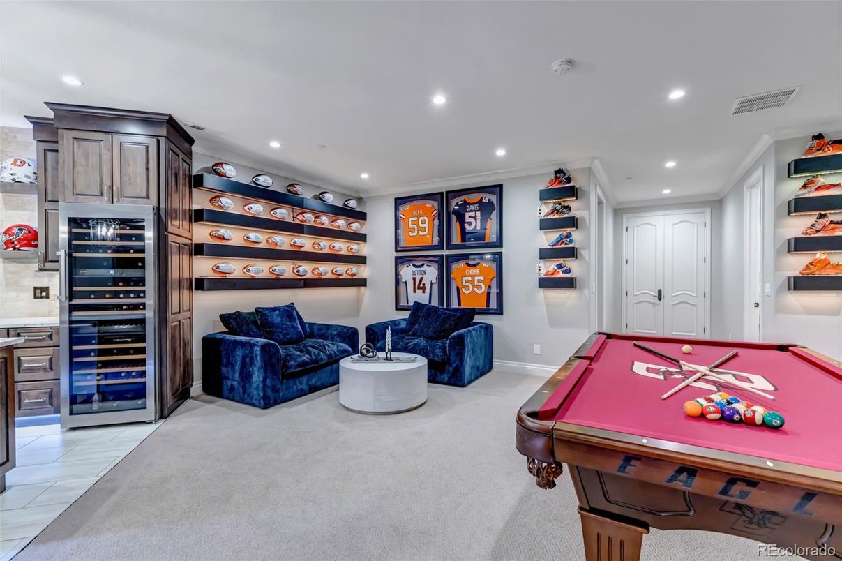 Billiard Table, Game Room, Interior, Living room, Recessed Lighting