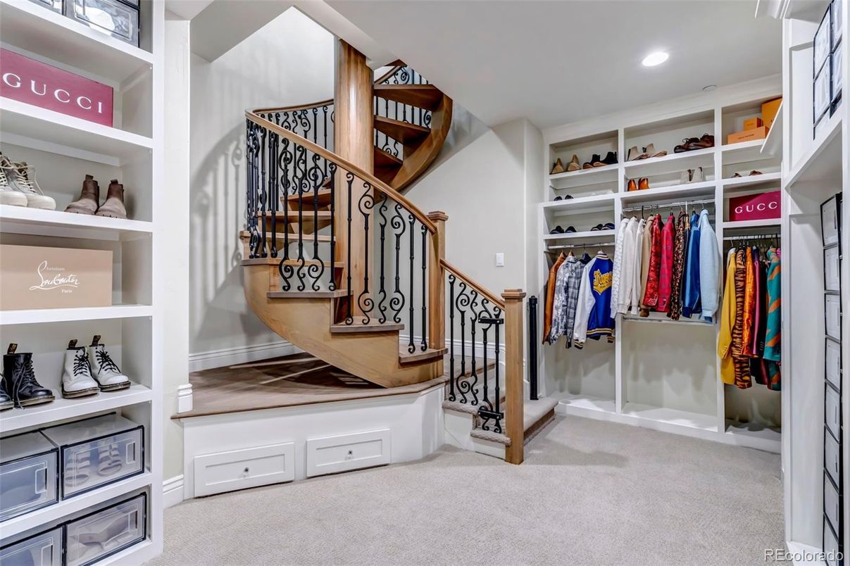 Interior, Recessed Lighting, Walk-in Closets
