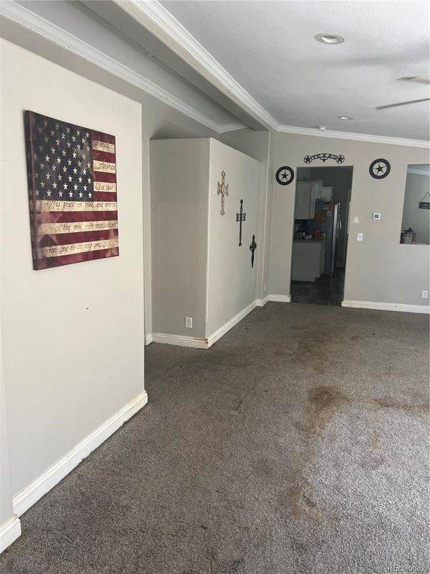 Empty room, Interior, Recessed Lighting