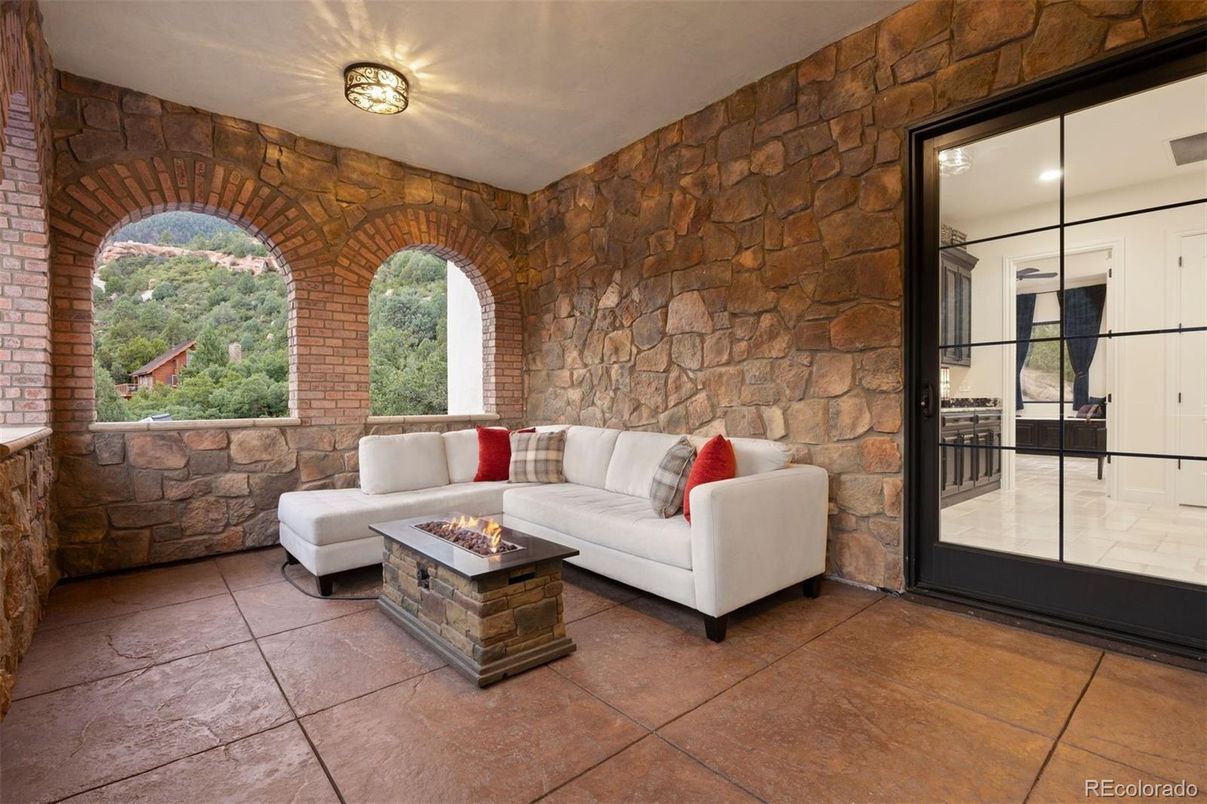 Interior, Living room, Recessed Lighting, Stone Walls