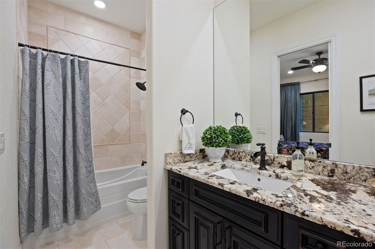 Bathroom, Interior, Recessed Lighting