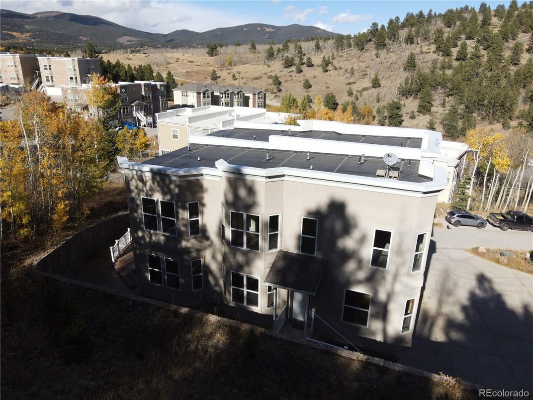 Exterior, Drone