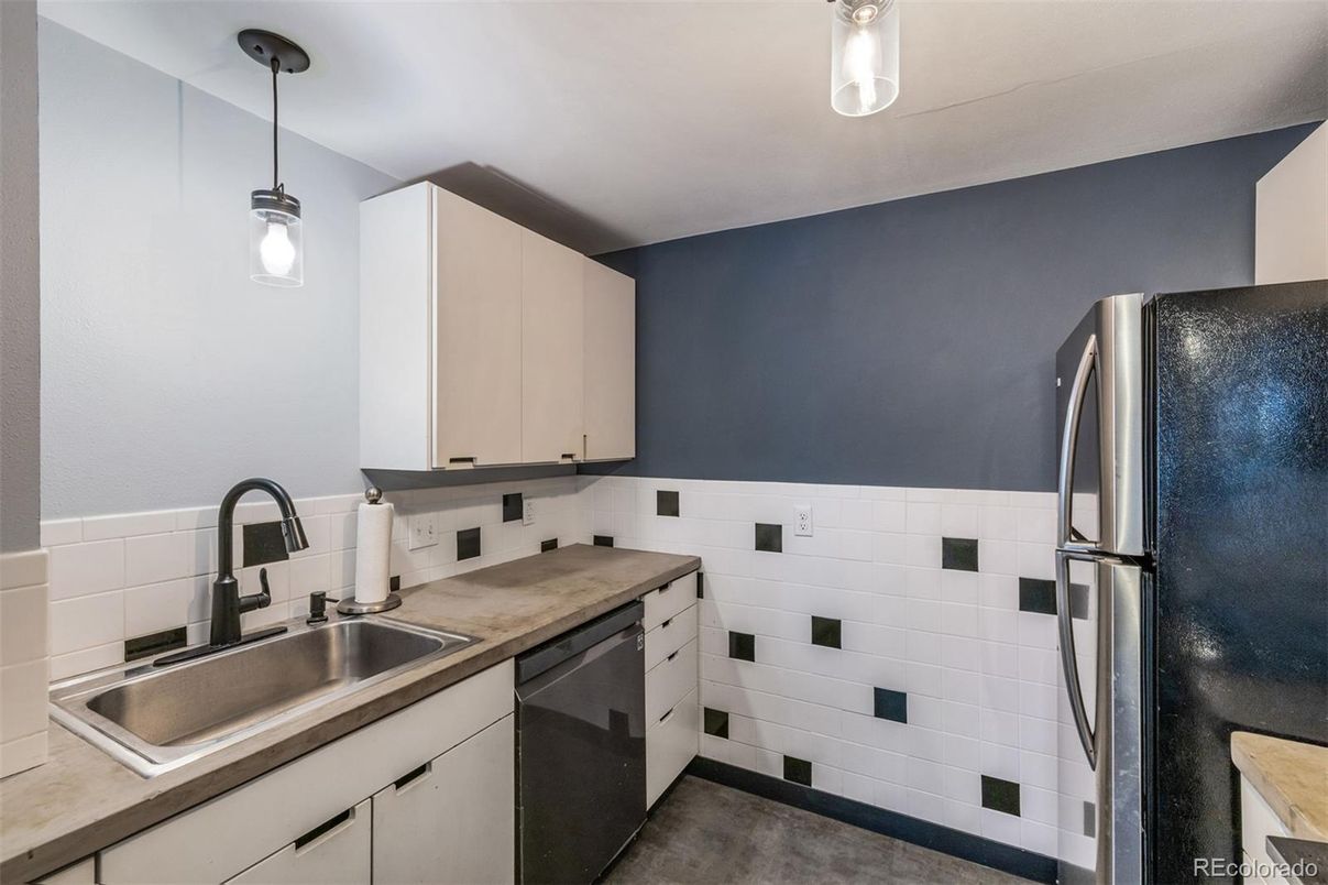 Interior, Kitchen, Pendant Lights, Stainless Steel Appliances