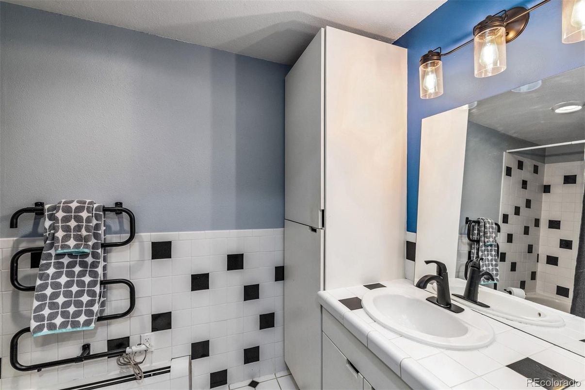 Bathroom, Interior, Recessed Lighting, Tile Countertops