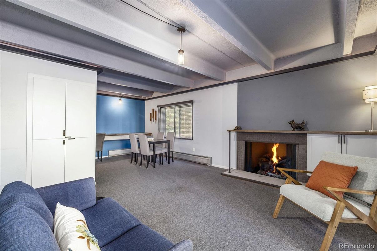 Dining room, Fireplace, Interior