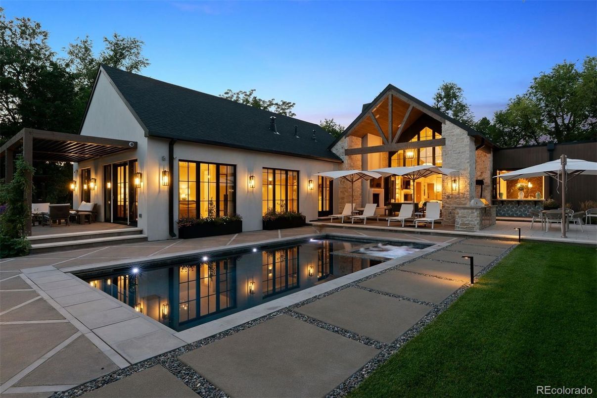 Exterior, Pool