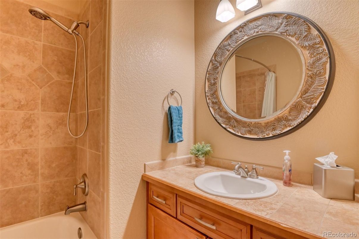 Bathroom, Interior, Tile Countertops