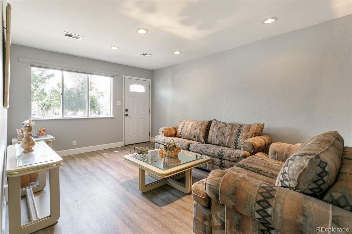 Interior, Living room, Recessed Lighting, Wood Texture Flooring