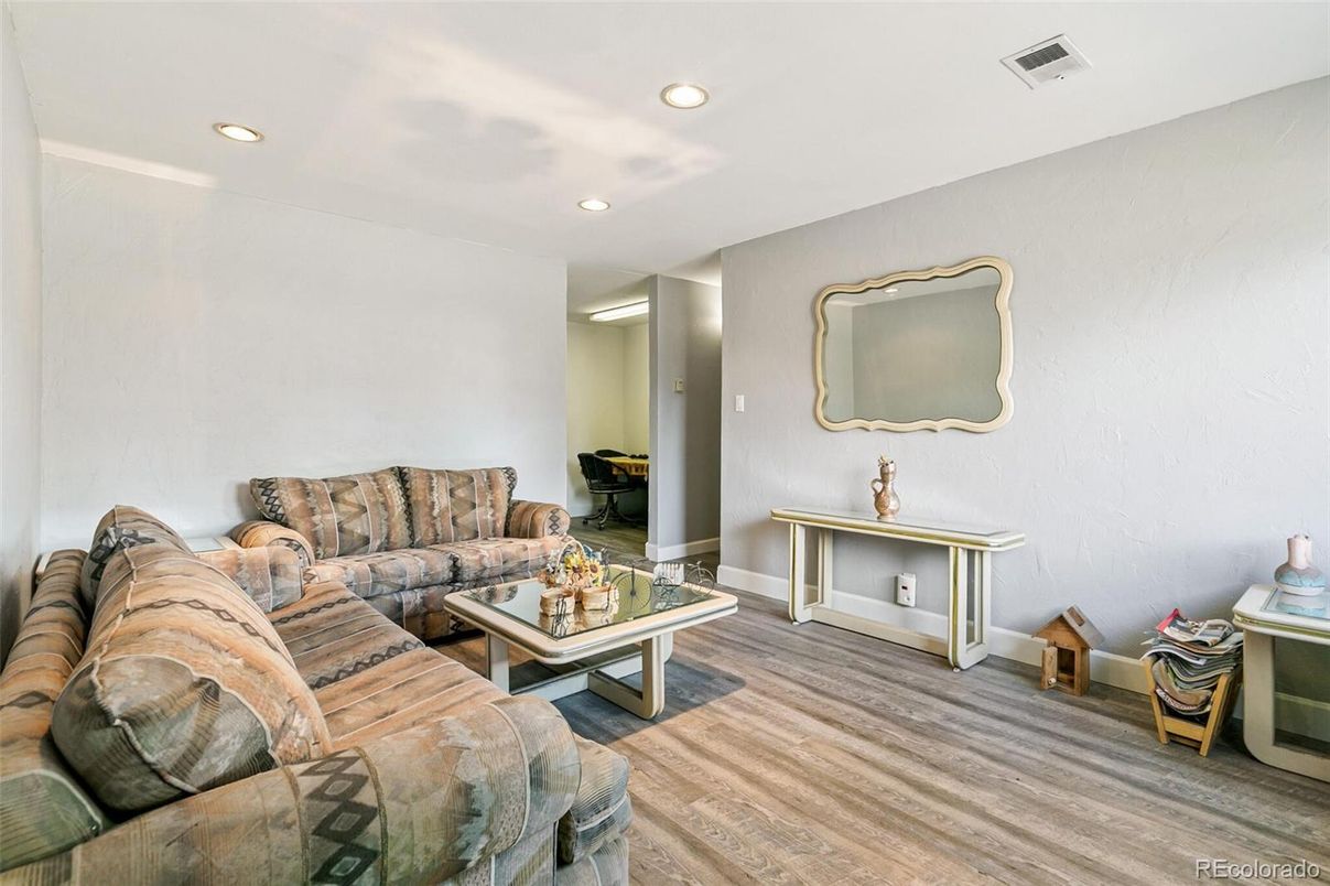 Interior, Living room, Recessed Lighting, Wood Texture Flooring