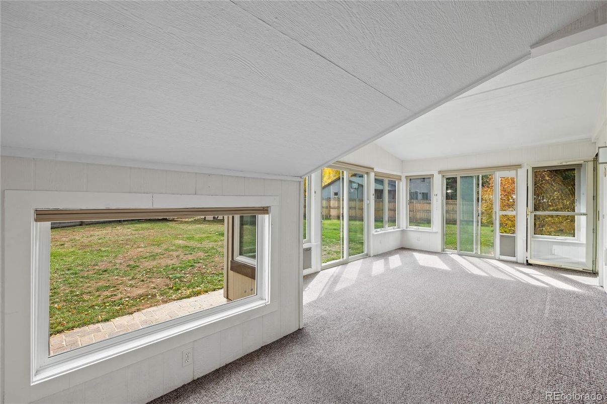 Empty room, Interior, Sun Room