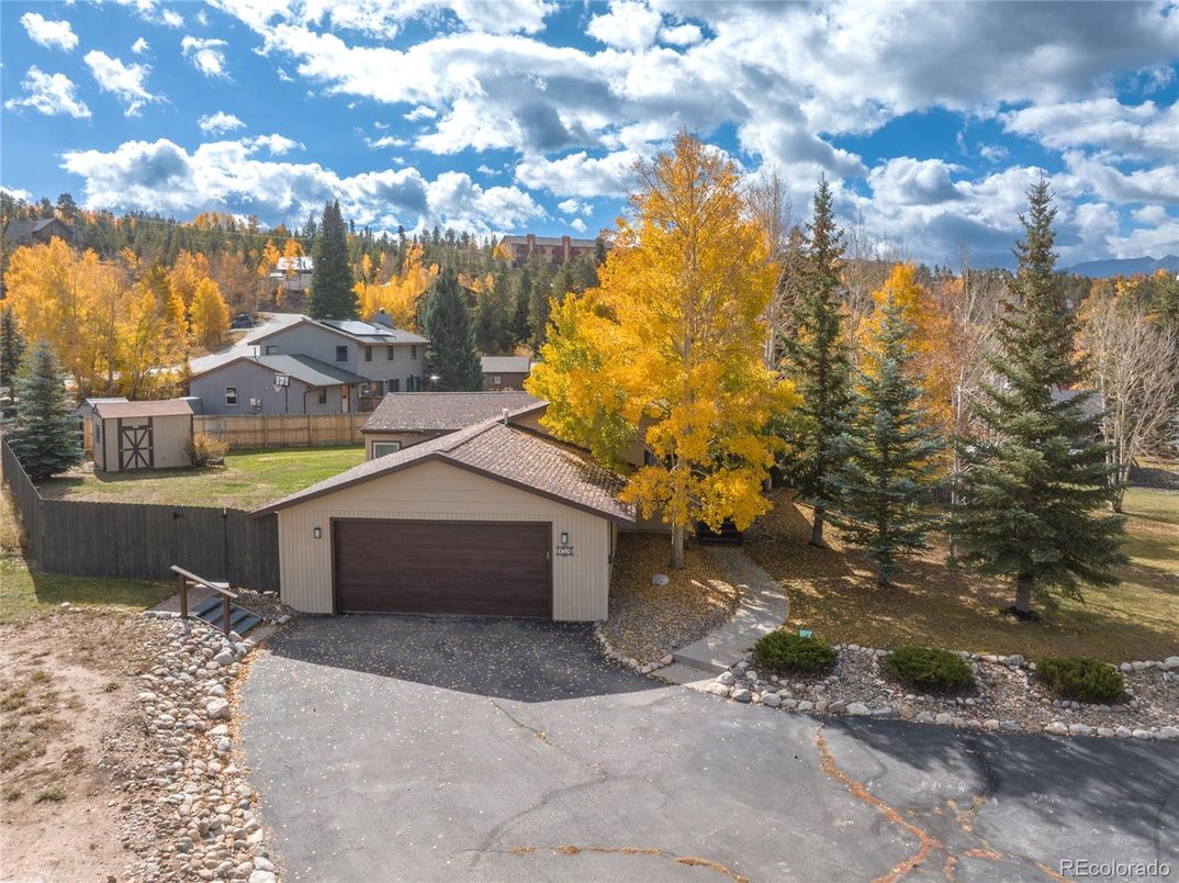 Detached Garage, Exterior