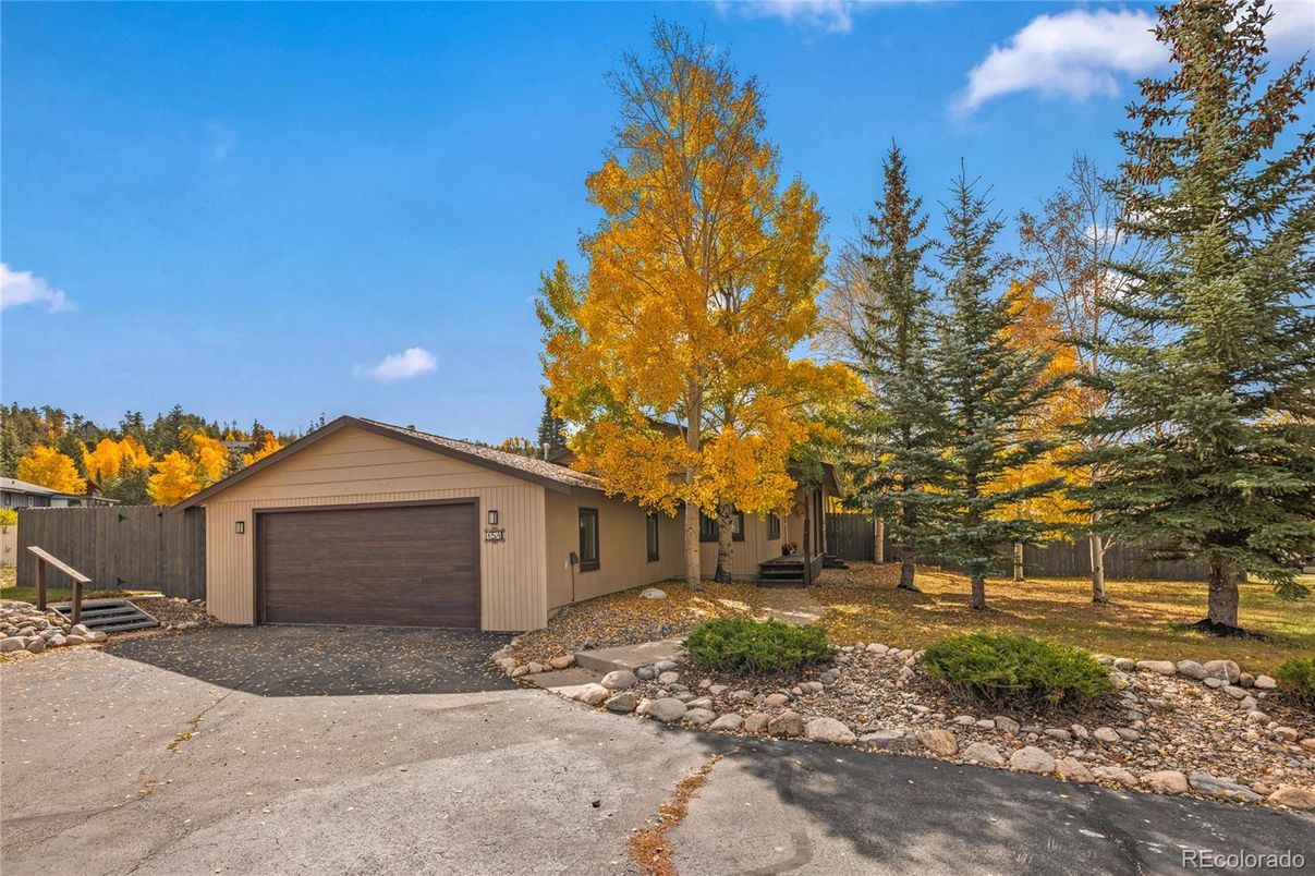 Detached Garage, Exterior