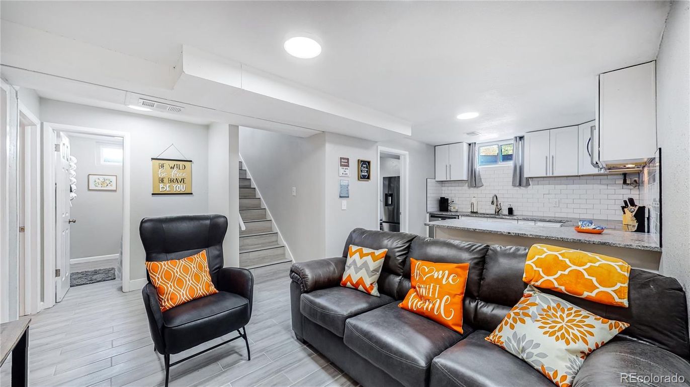 Interior, Kitchen, Living room, Recessed Lighting, Wood Texture Flooring