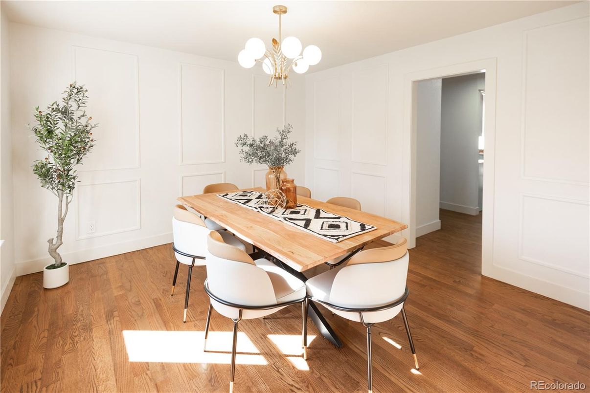 Chandelier, Dining room, Interior, Pendant Lights, Wood Texture Flooring