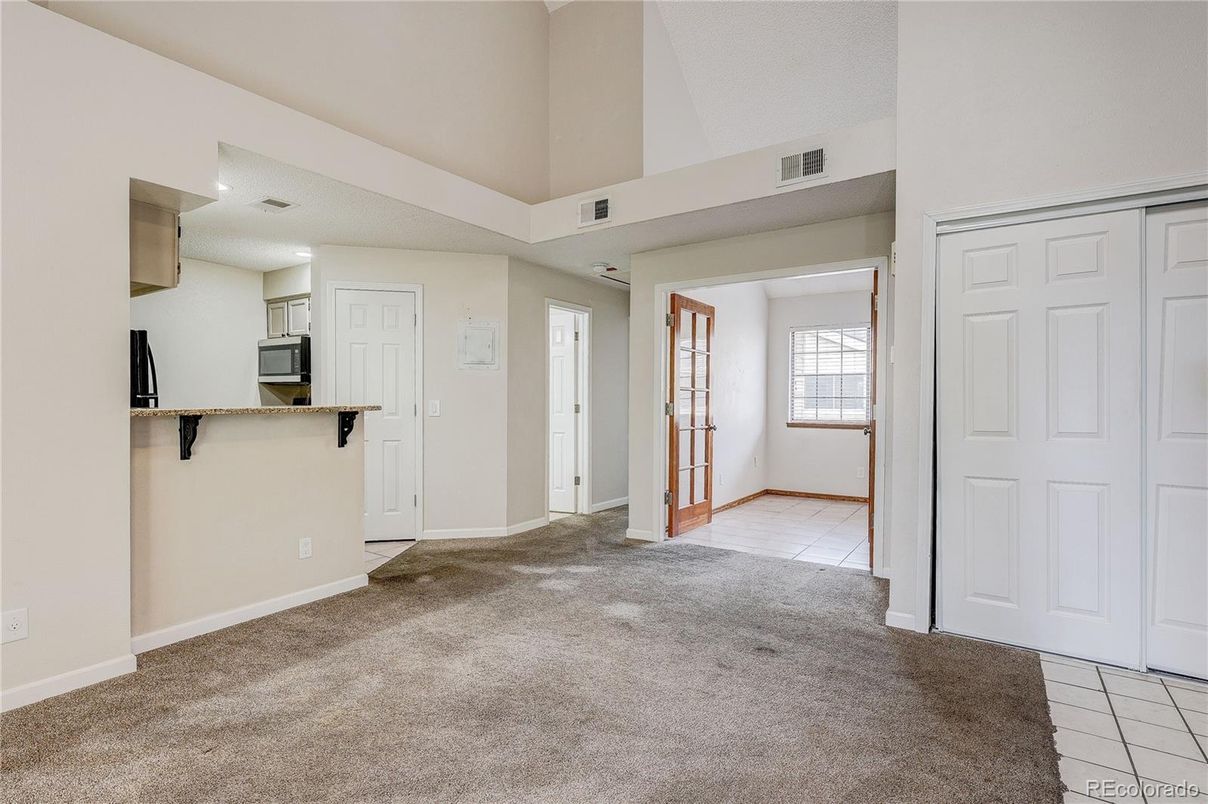 Empty room, Interior, Kitchen, Recessed Lighting