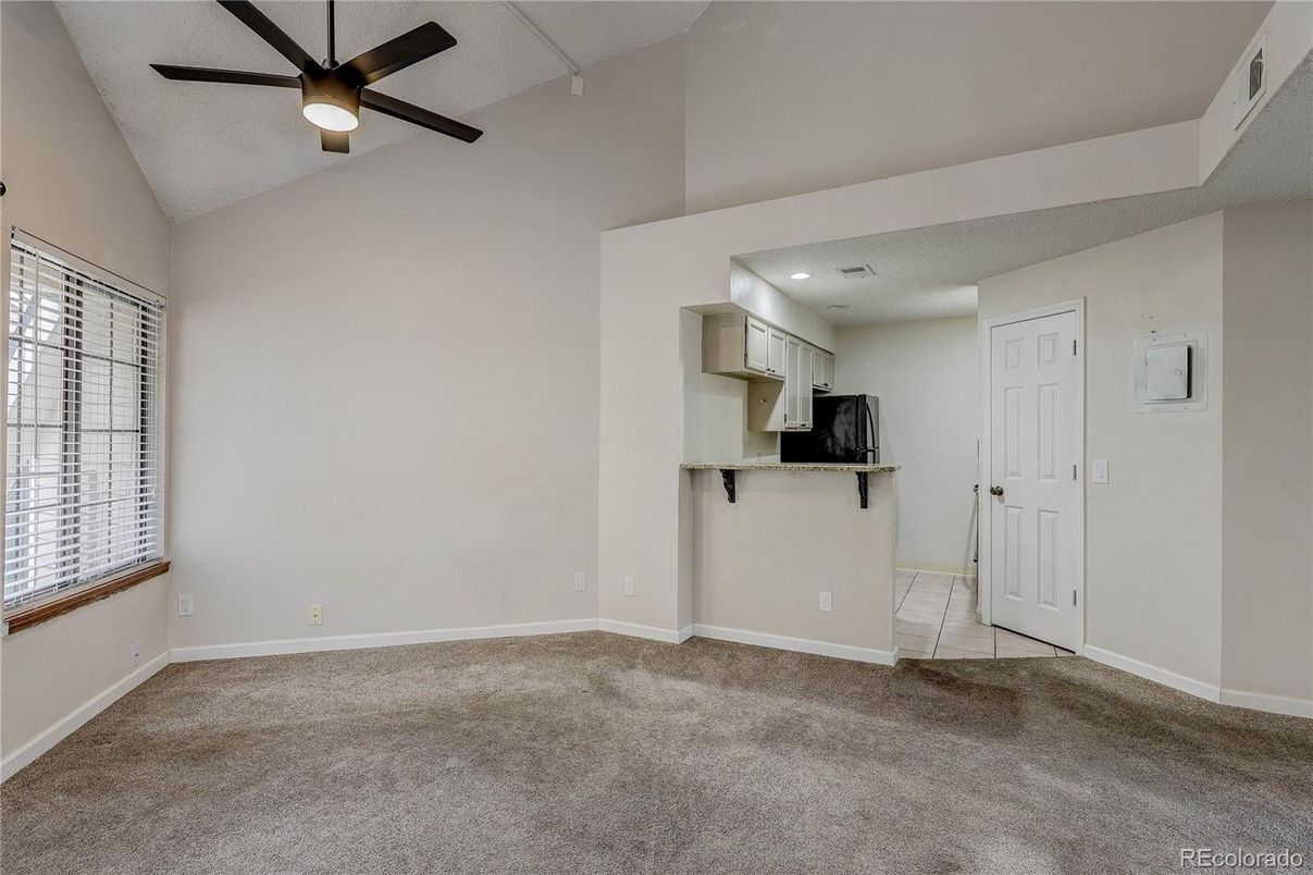 Empty room, Interior, Kitchen, Recessed Lighting