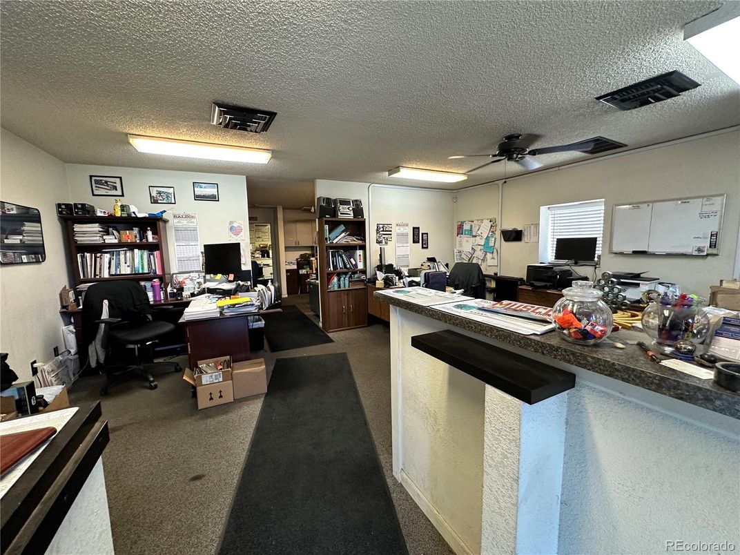 Home Office, Interior