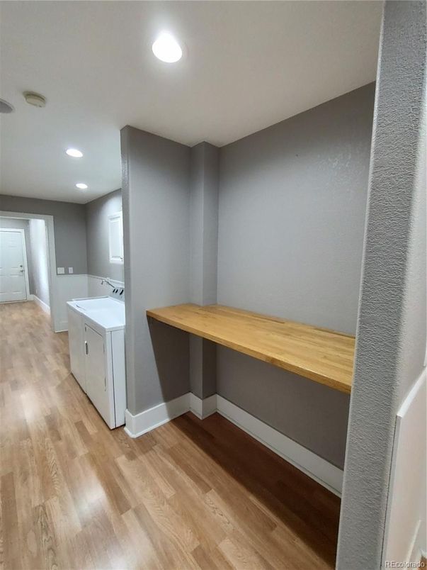 Interior, Recessed Lighting, Wood Texture Flooring