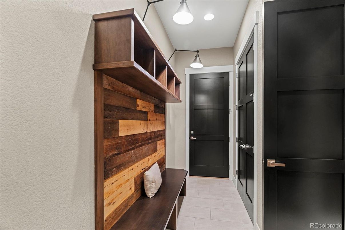 Interior, Pendant Lights, Wooden Walls