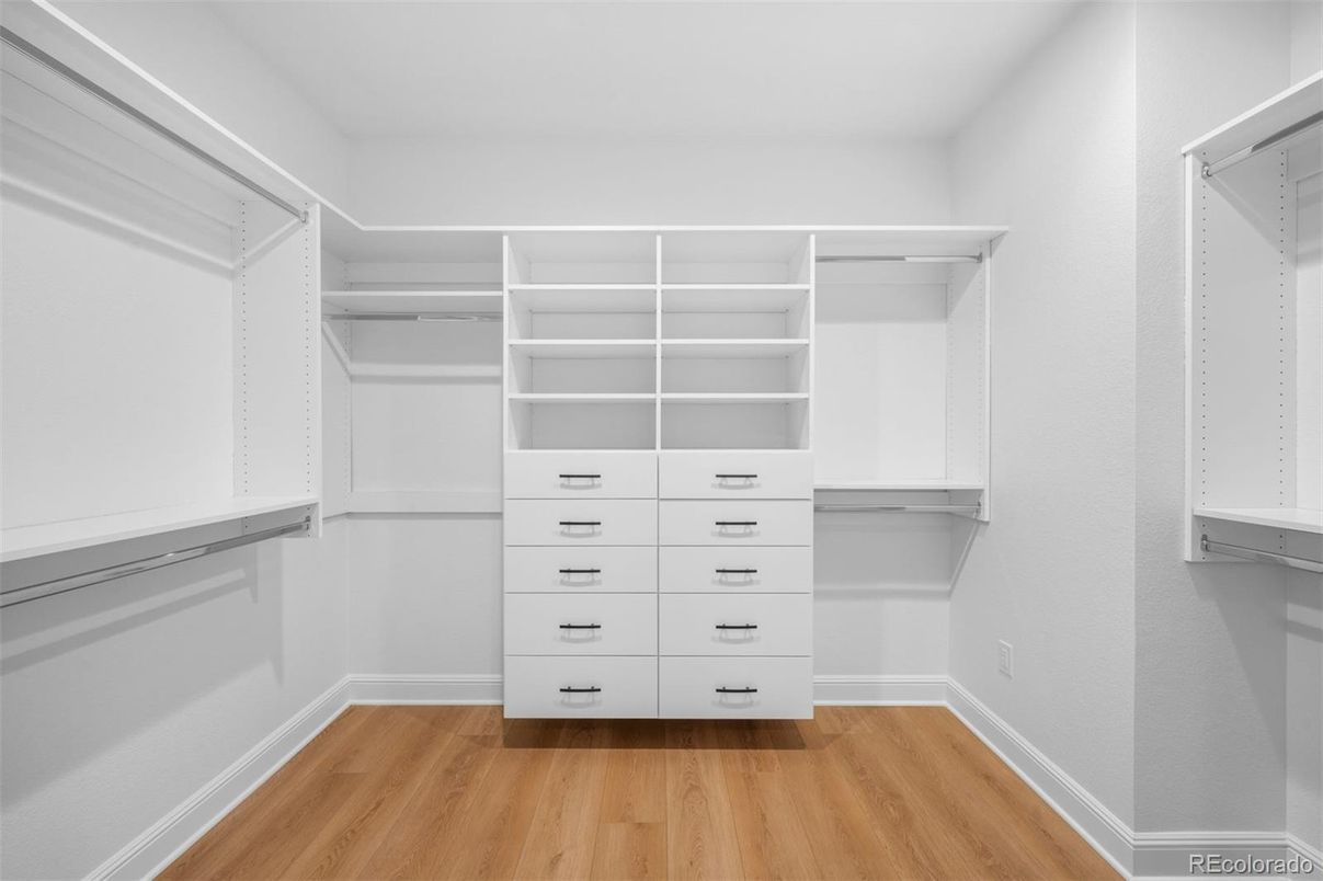 Interior, Walk-in Closets, Wood Texture Flooring