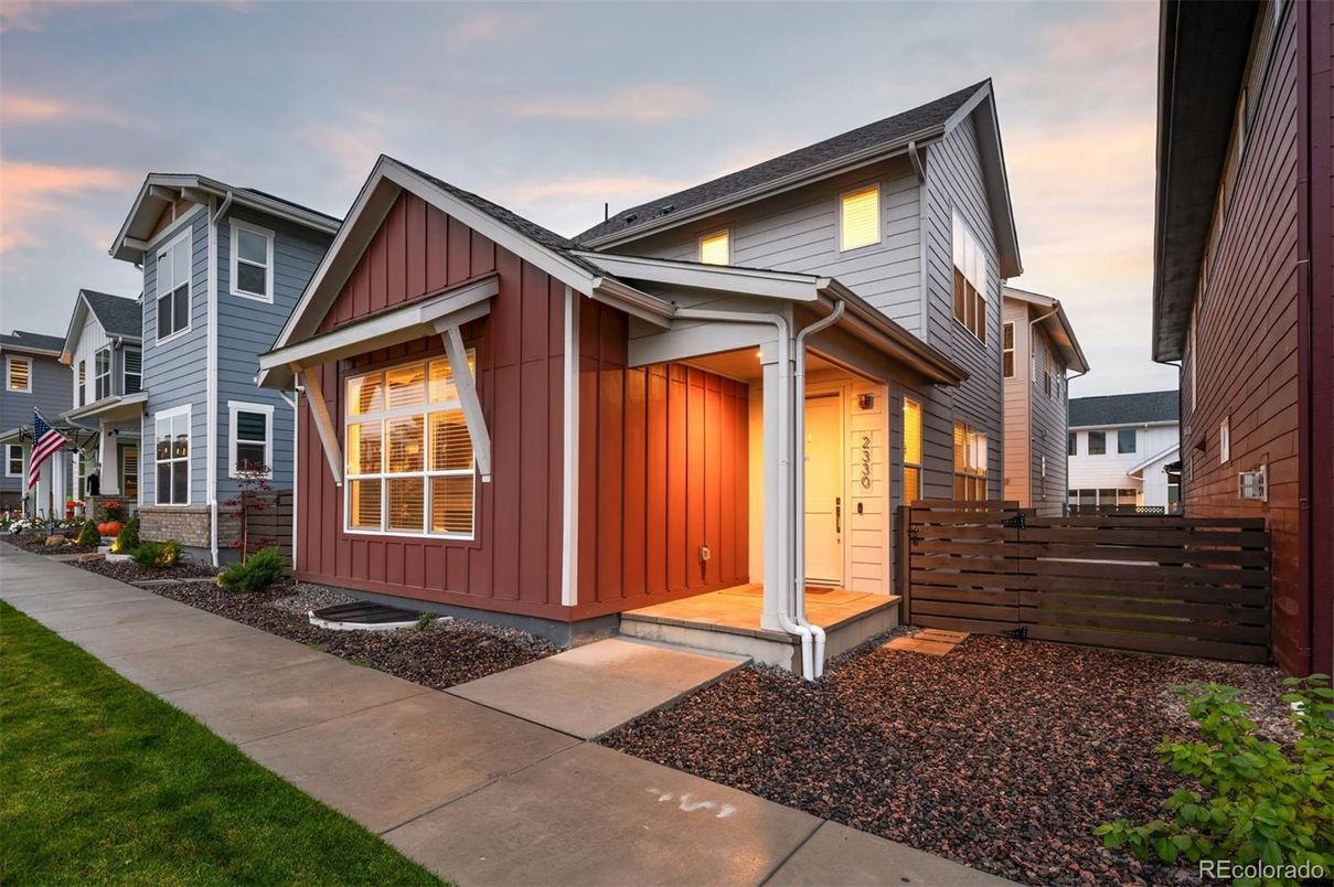 Exterior, Facade, Farmhouse