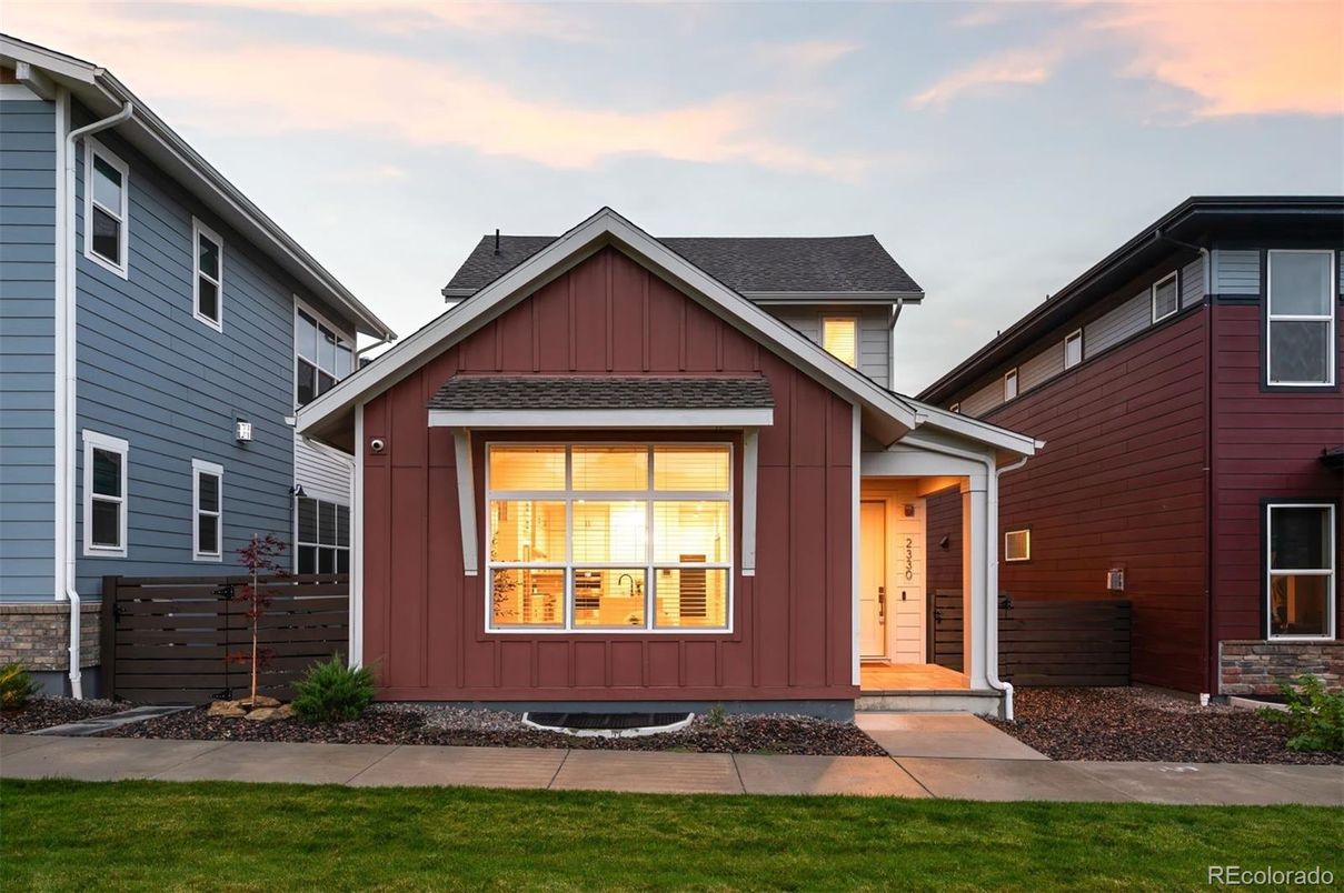 Exterior, Facade, Farmhouse