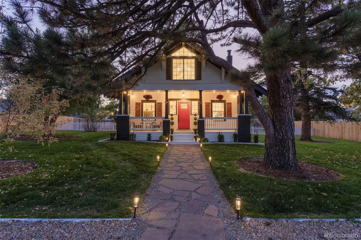 Exterior, Facade, American Craftsman