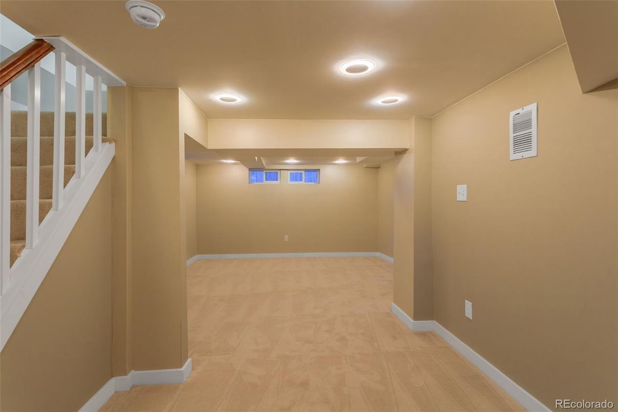 Interior, Recessed Lighting, Wood Texture Flooring