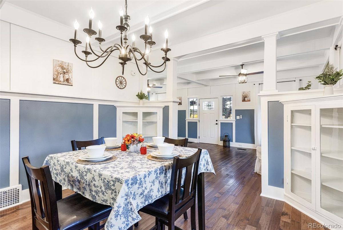 Chandelier, Dining room, Fireplace, Interior, Wood Texture Flooring