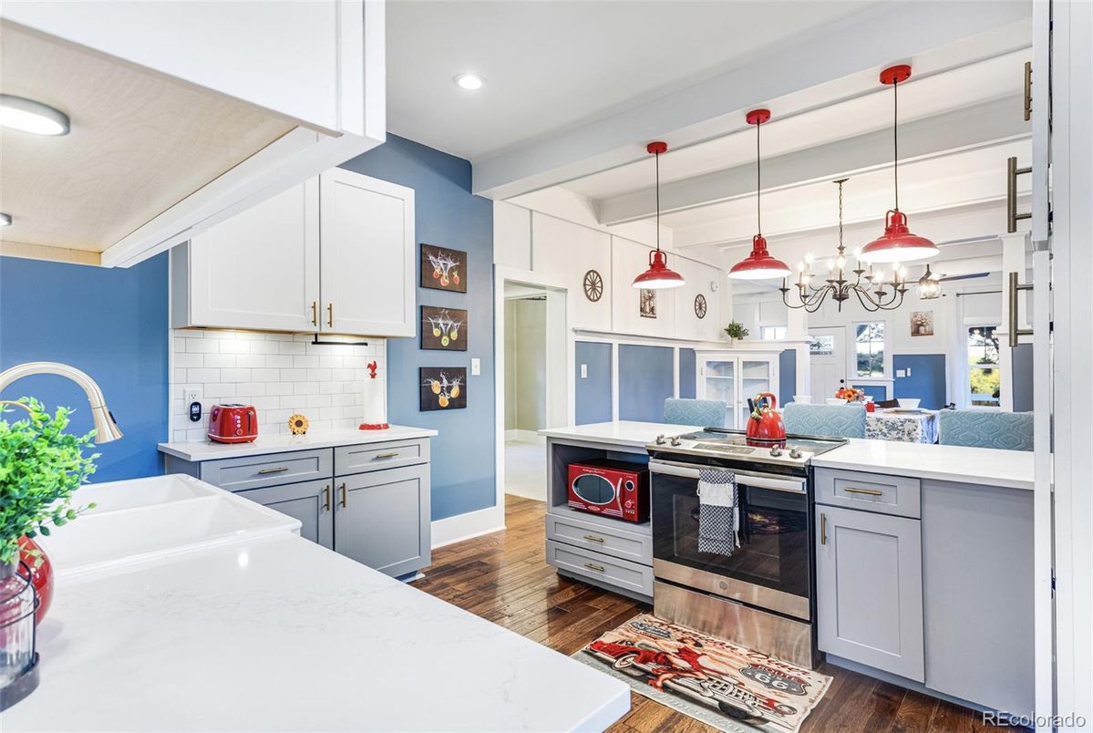 Interior, Kitchen, Pendant Lights, Recessed Lighting, Wood Texture Flooring