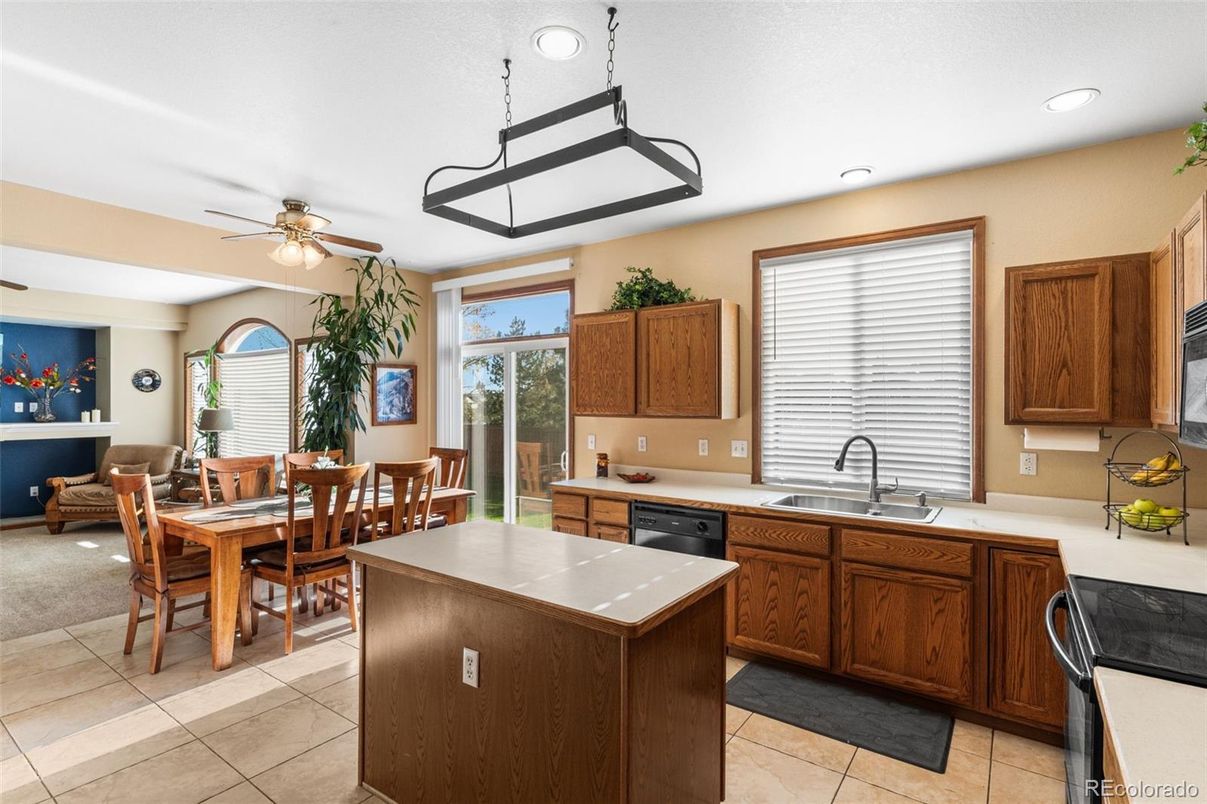 Dining room, Interior, Kitchen, Recessed Lighting