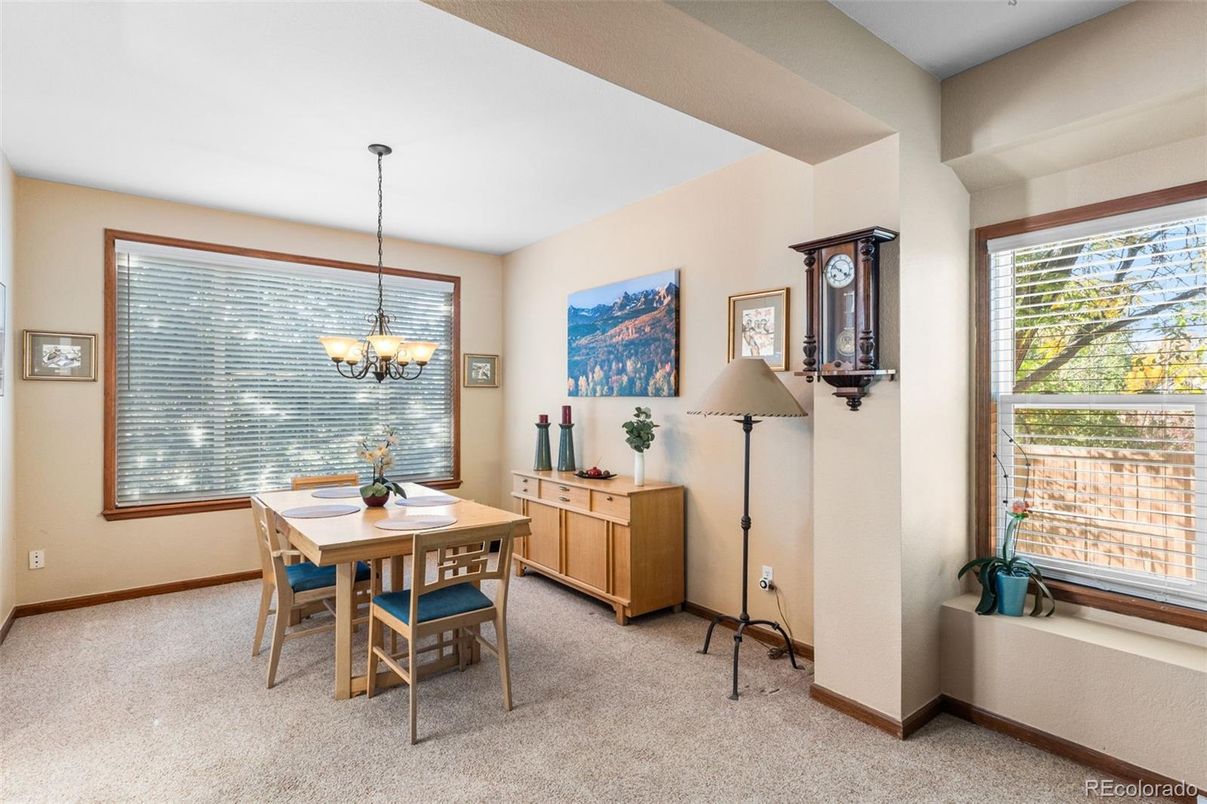 Chandelier, Dining room, Interior