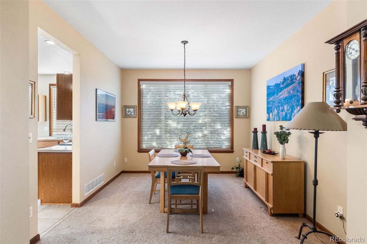 Chandelier, Dining room, Interior