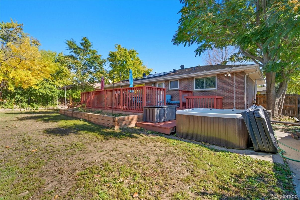 Backyard, Exterior, Hot Tub
