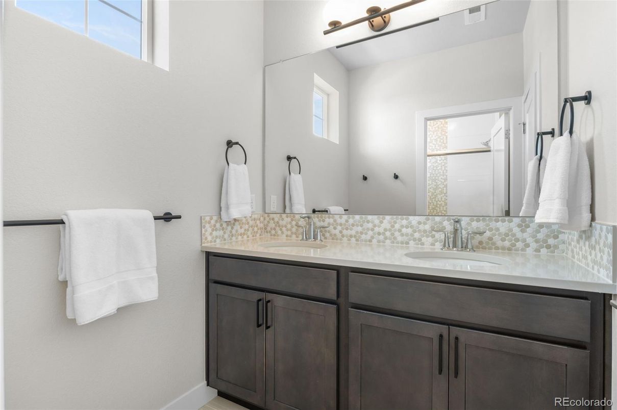 Bathroom, Dual Sink Vanities, Interior