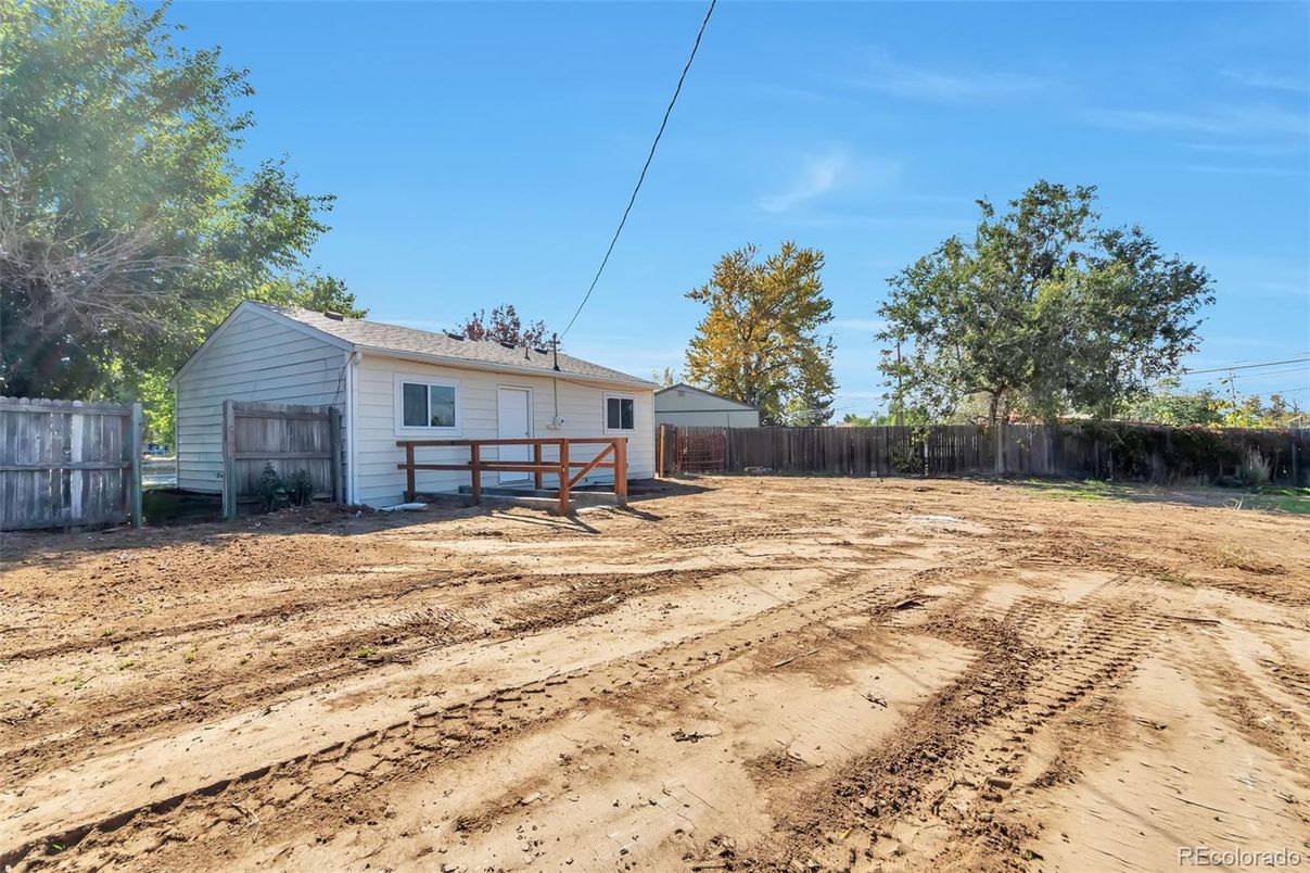Backyard, Exterior