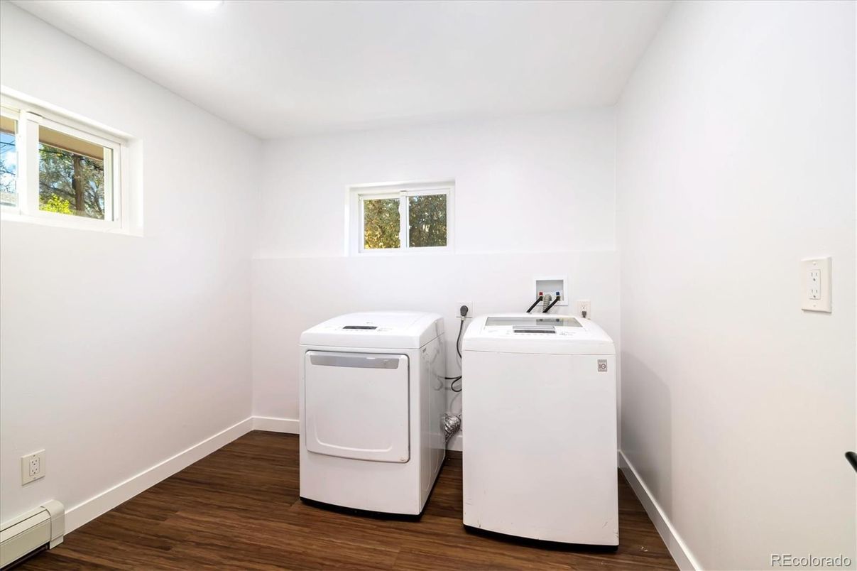 Interior, Washer, Wood Texture Flooring
