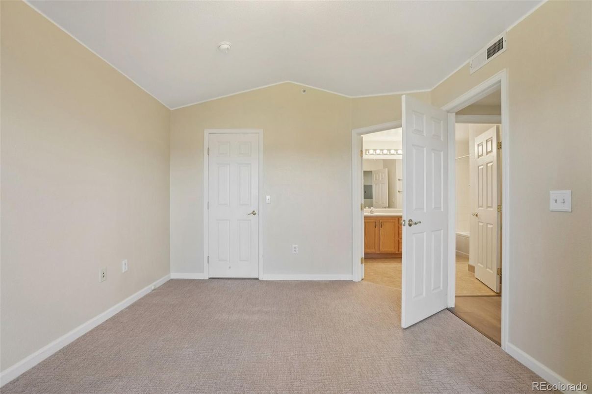 Bathroom, Empty room, Interior