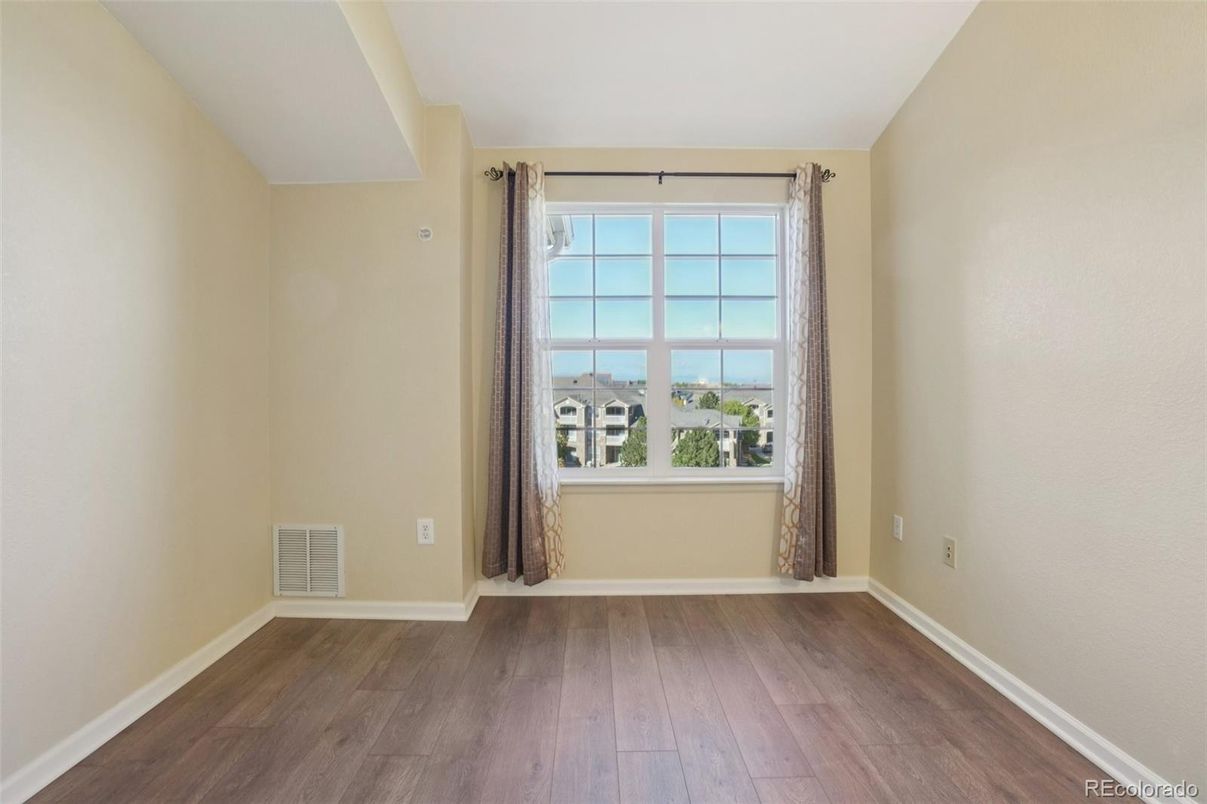 Empty room, Interior, Water, Wood Texture Flooring